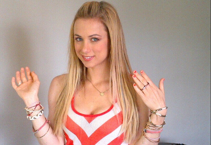 iliza-shlesinger-wallpaper