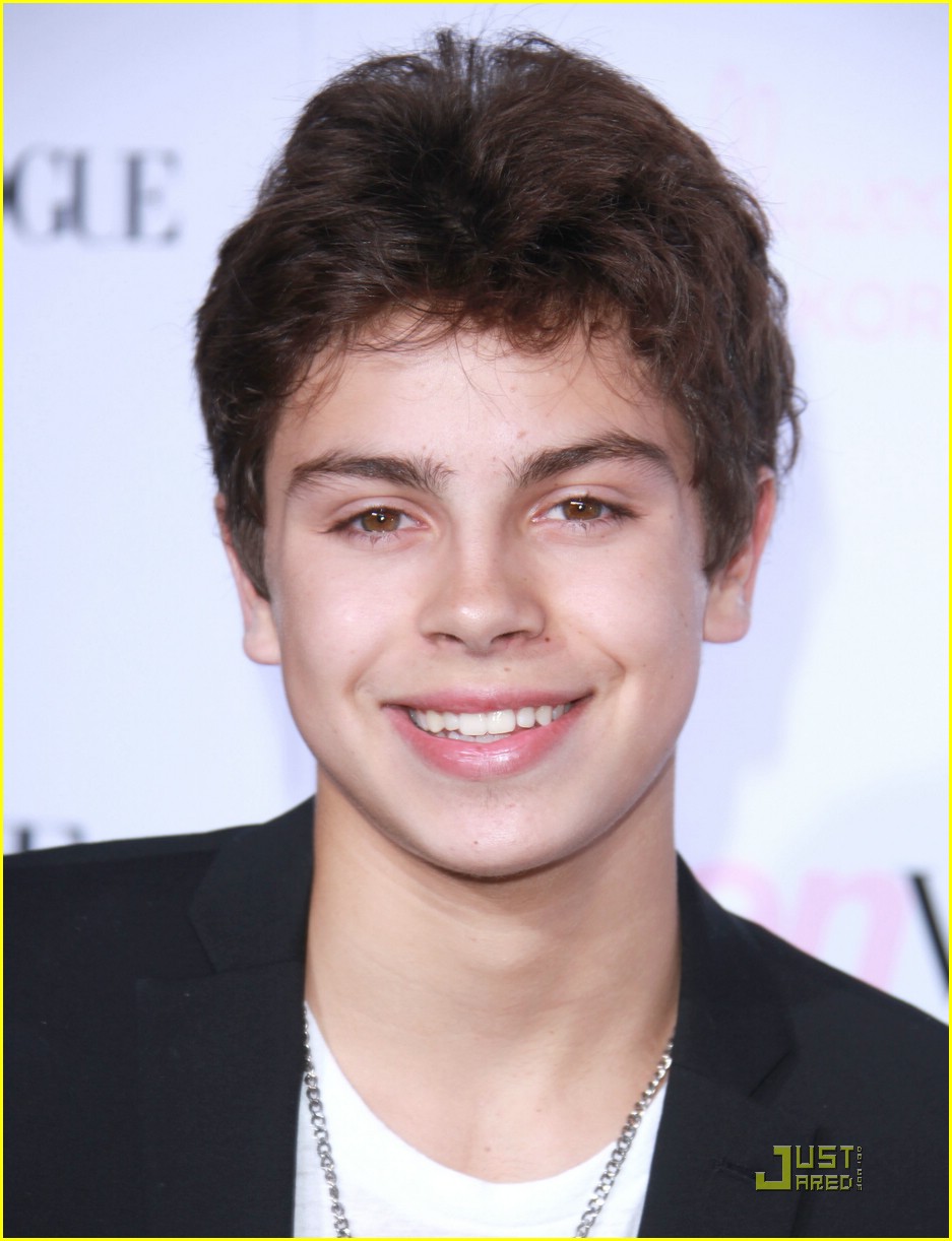 jake-t-austin-wallpaper