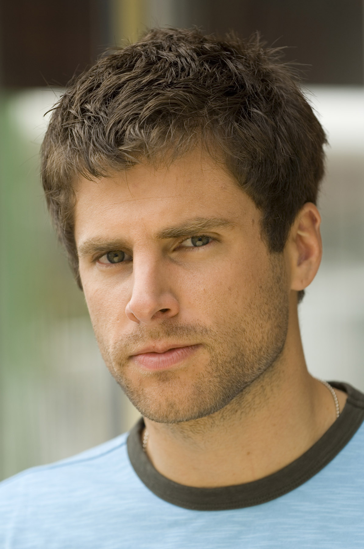 Pictures of James Roday - Pictures Of Celebrities