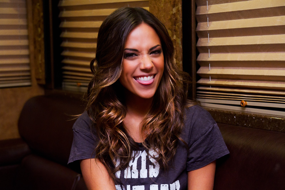 Jana Kramer Haircut - Jana rae kramer played noelle davenport on friday nig...