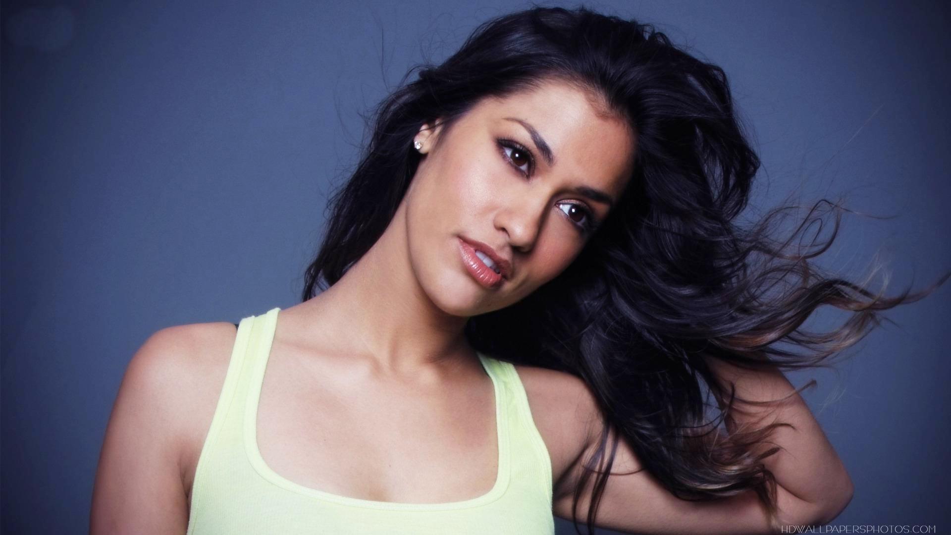 janina-gavankar-wallpapers