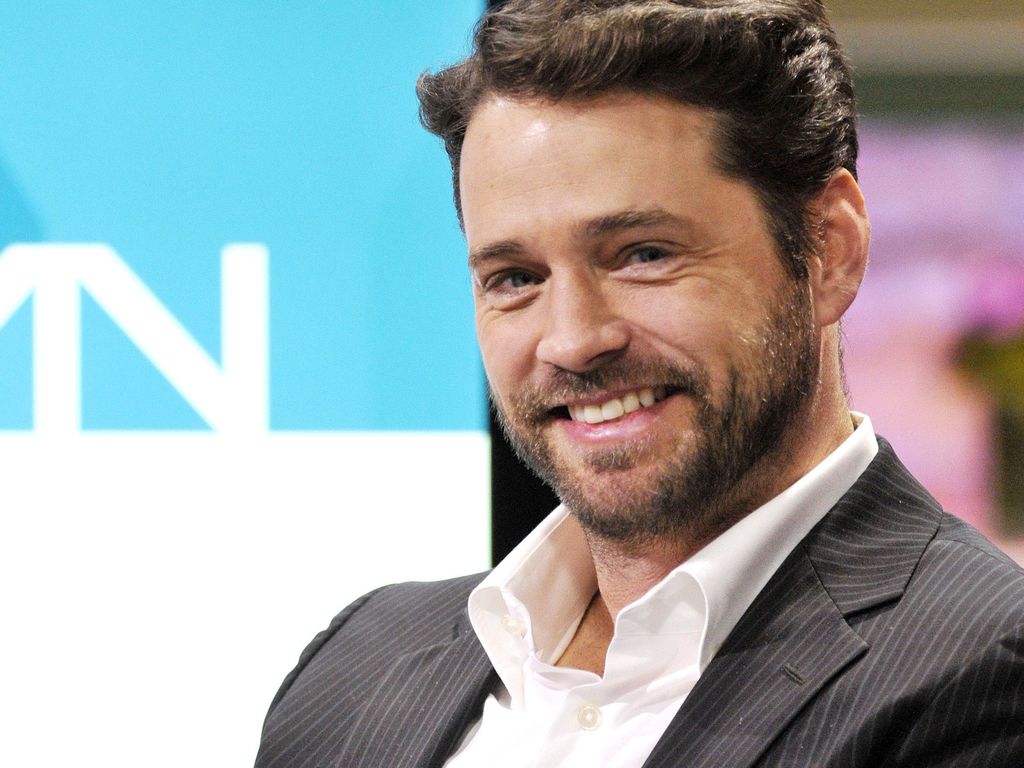 jason-priestley-young