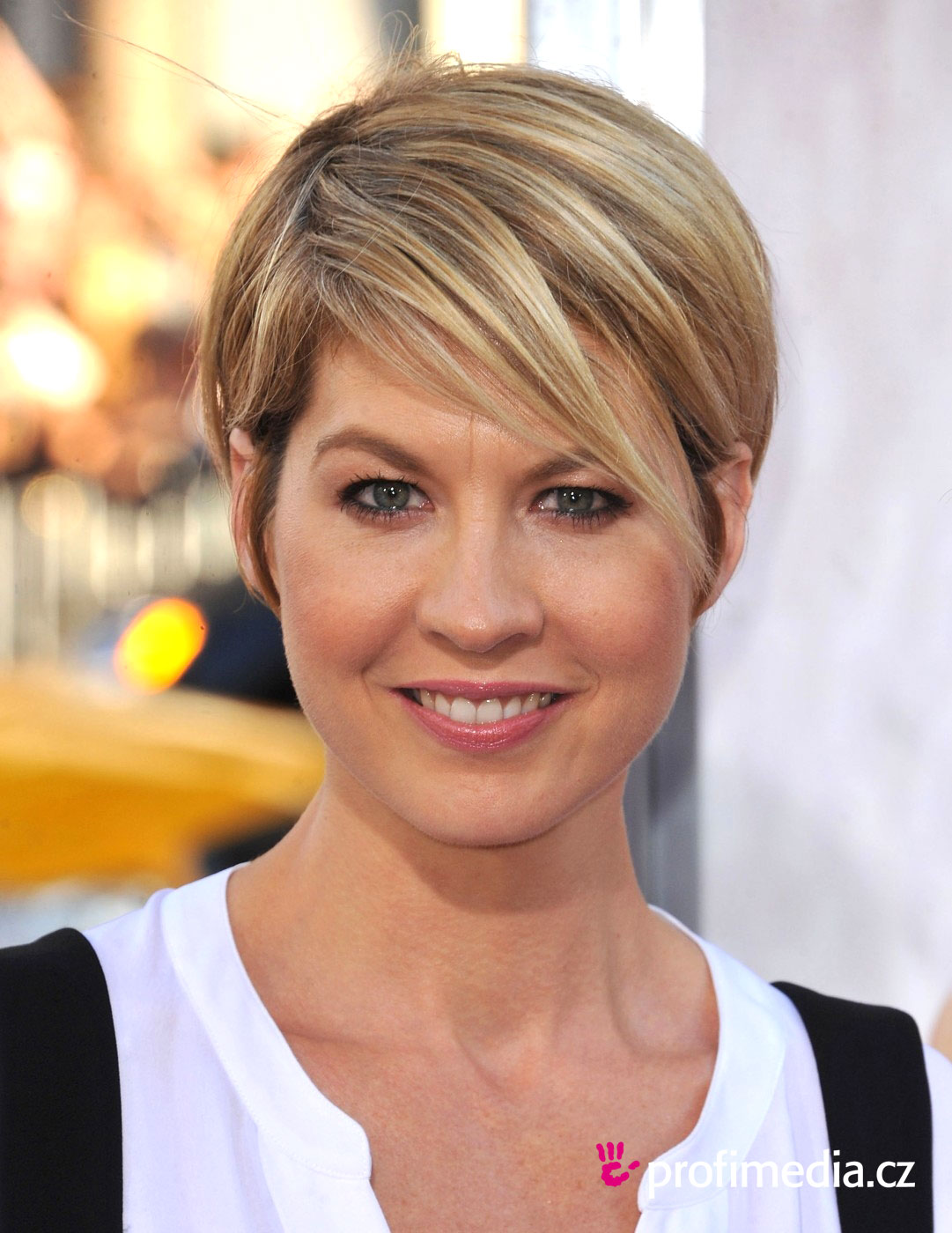 best-pictures-of-jenna-elfman