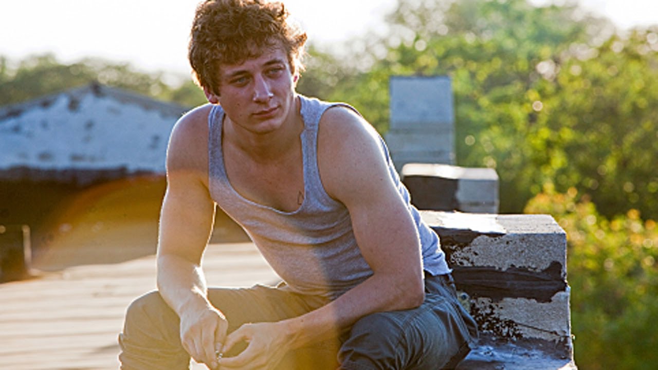 best-pictures-of-jeremy-allen-white