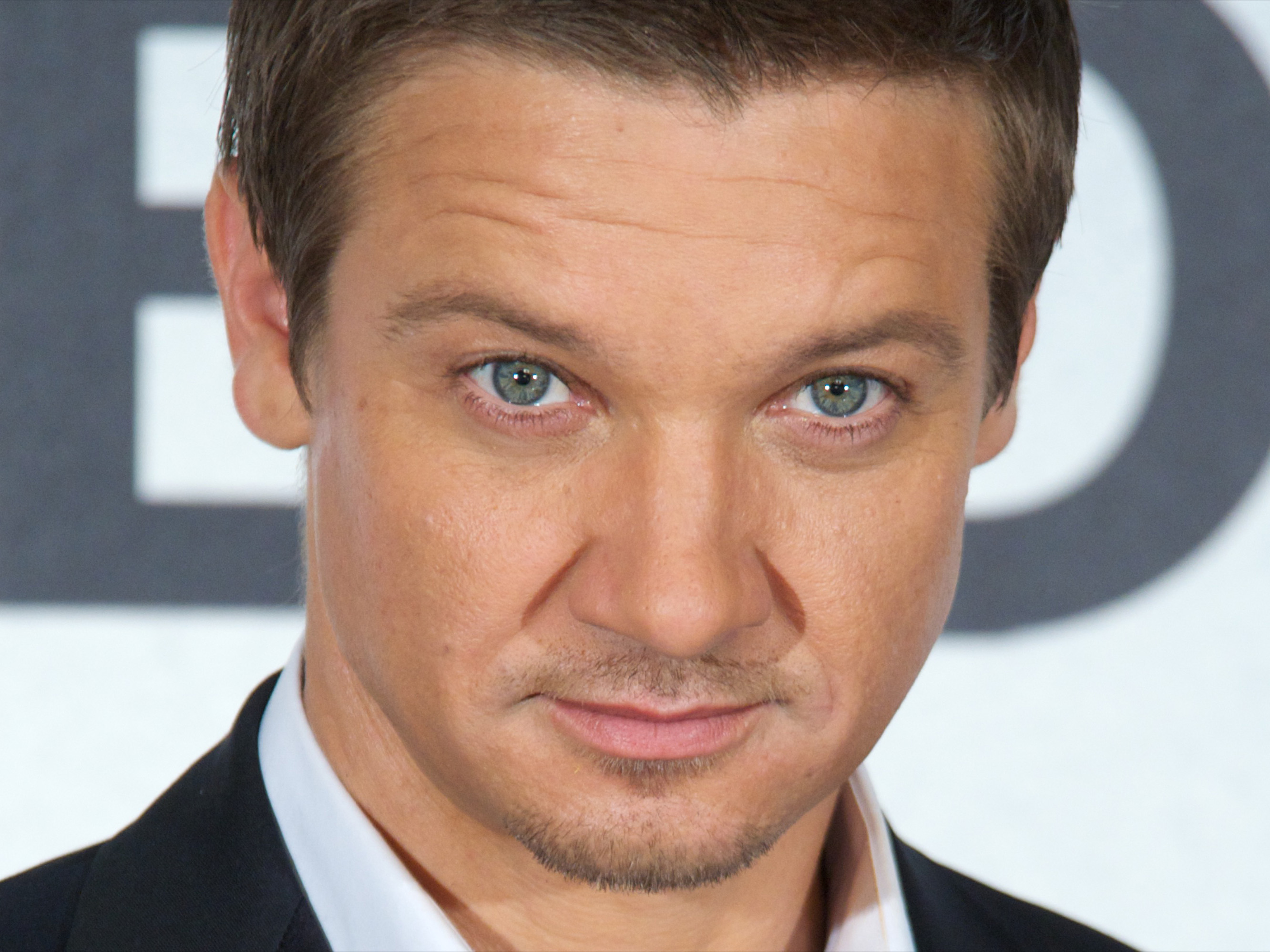 jeremy-renner-2015