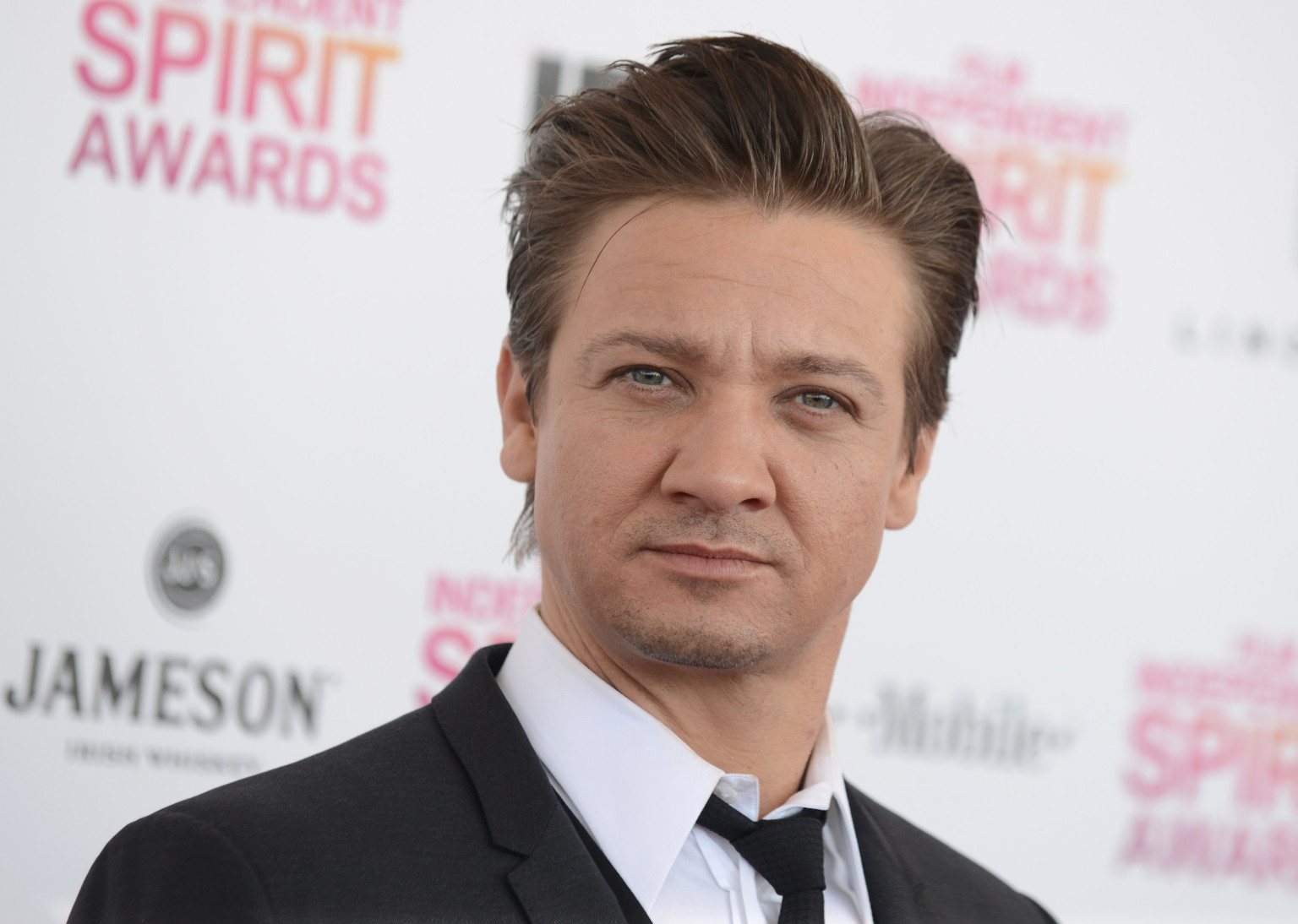 jeremy-renner-wallpaper