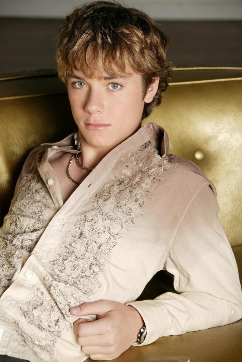 jeremy-sumpter-young