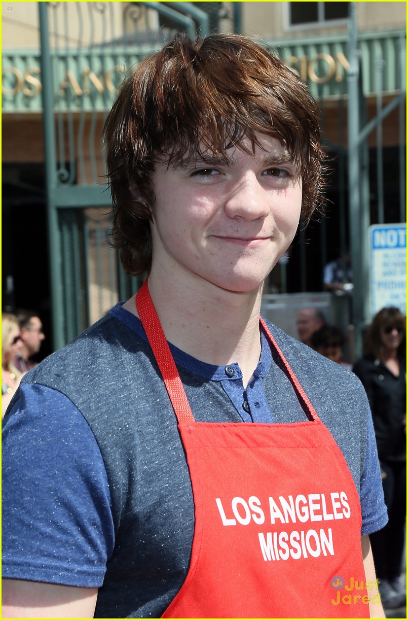 best-pictures-of-joel-courtney