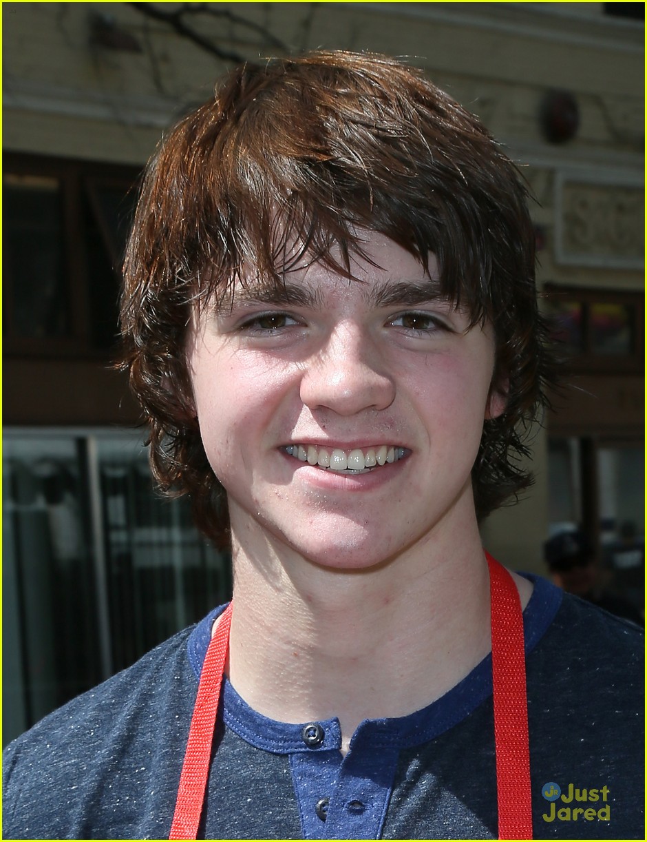 joel-courtney-2015