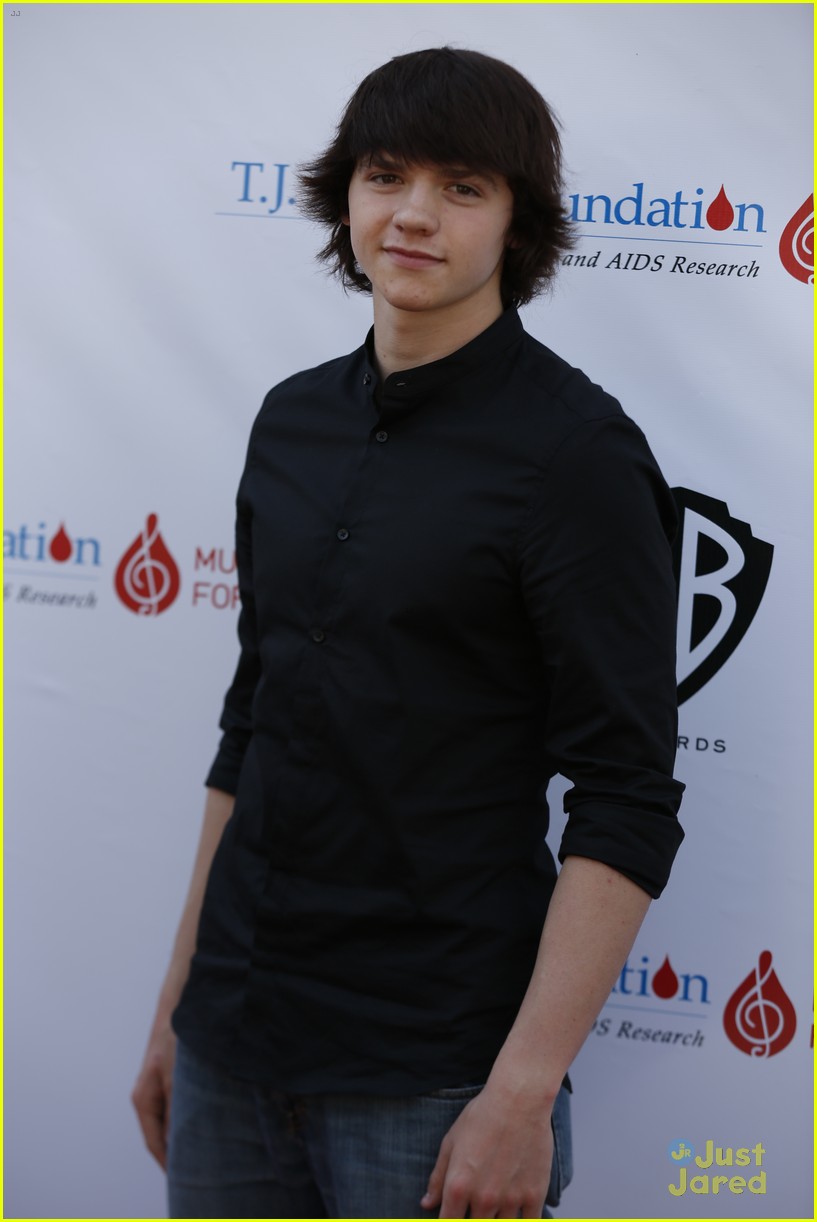 joel-courtney-net-worth