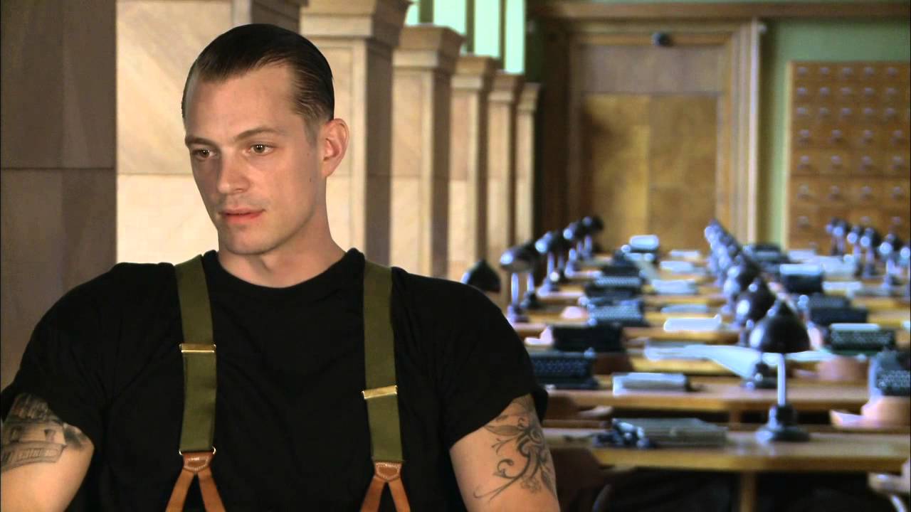 photos-of-joel-kinnaman