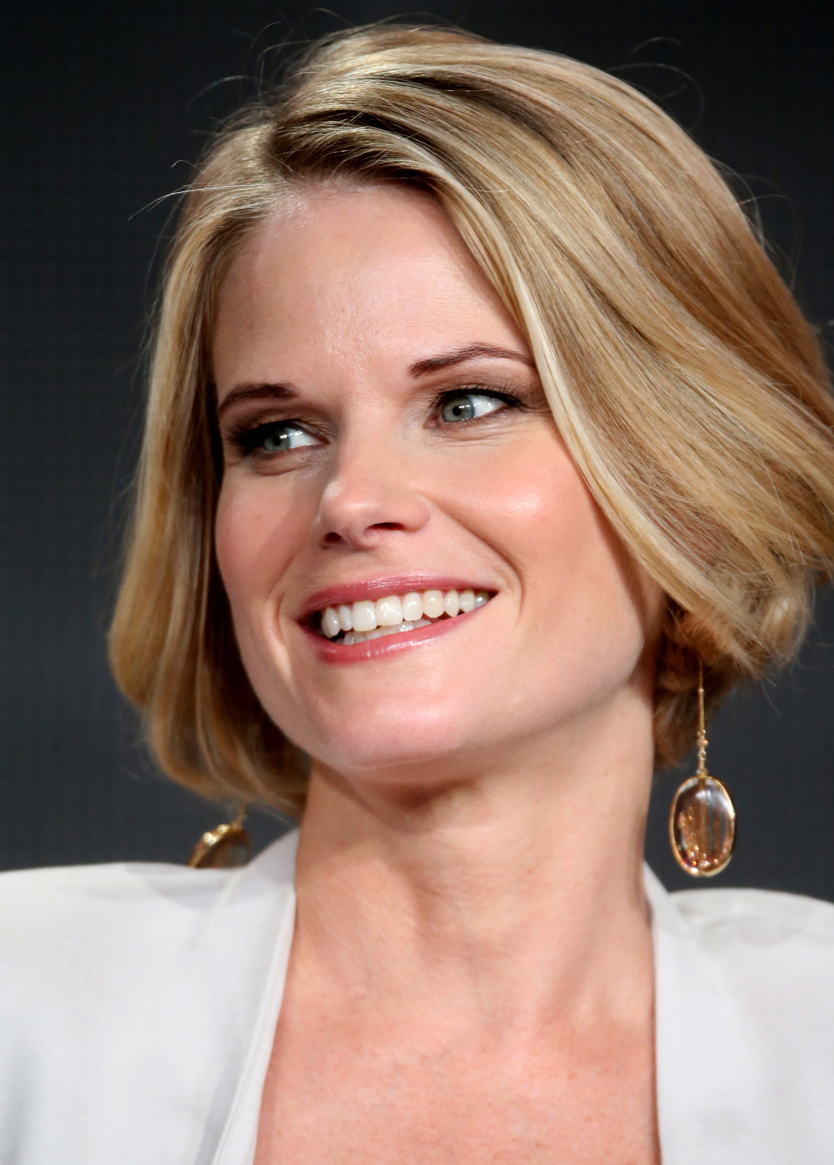 best-pictures-of-joelle-carter