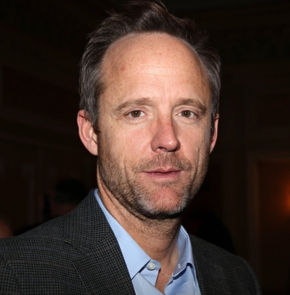 best-pictures-of-john-benjamin-hickey