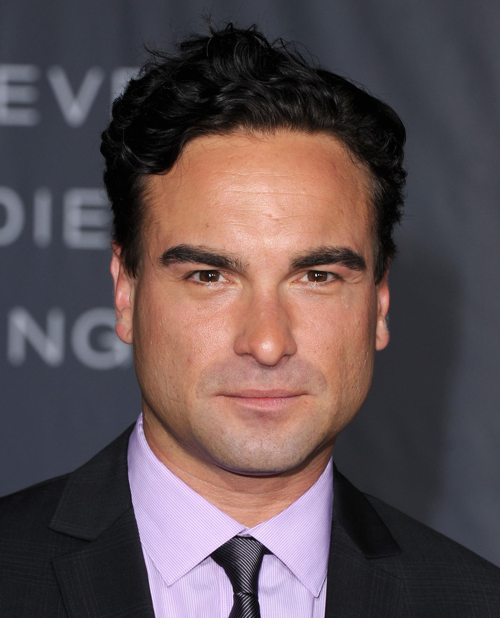 johnny-galecki-scandal