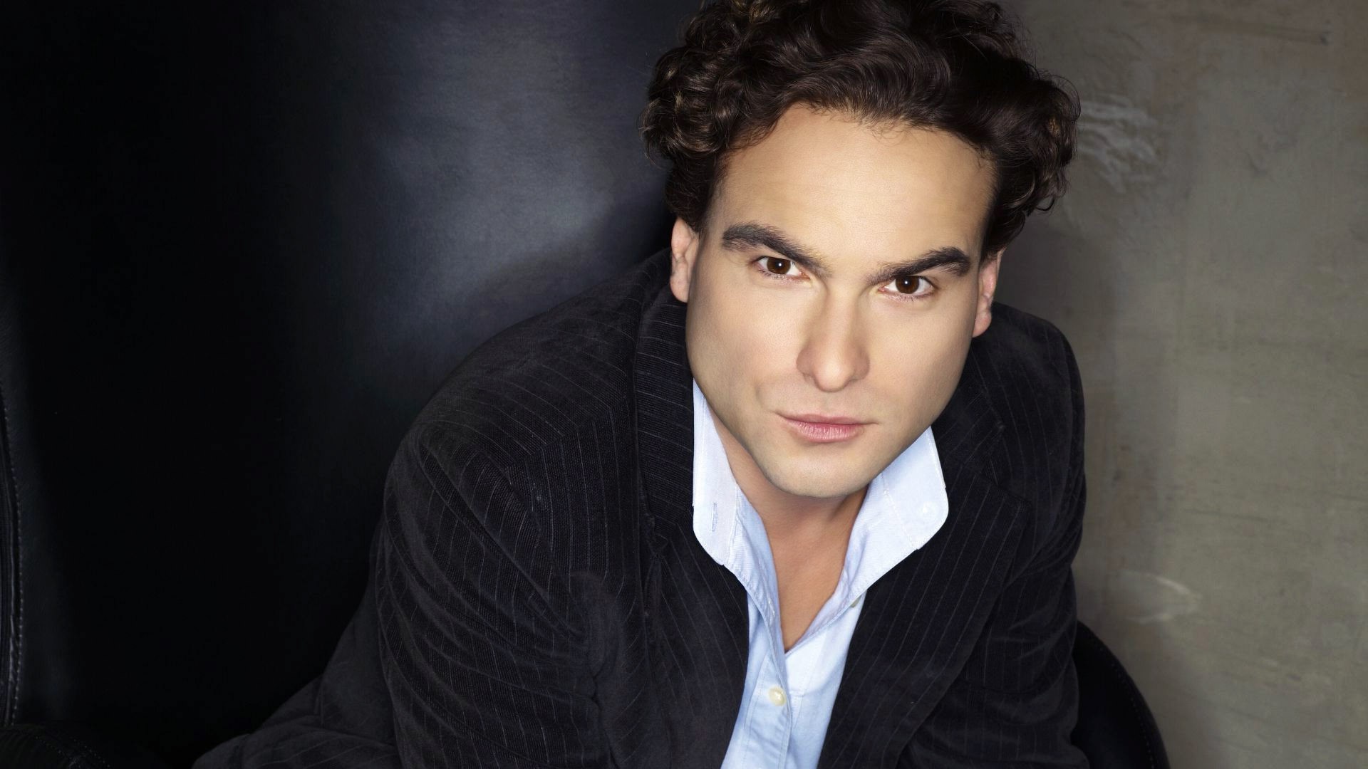 johnny-galecki-wallpaper