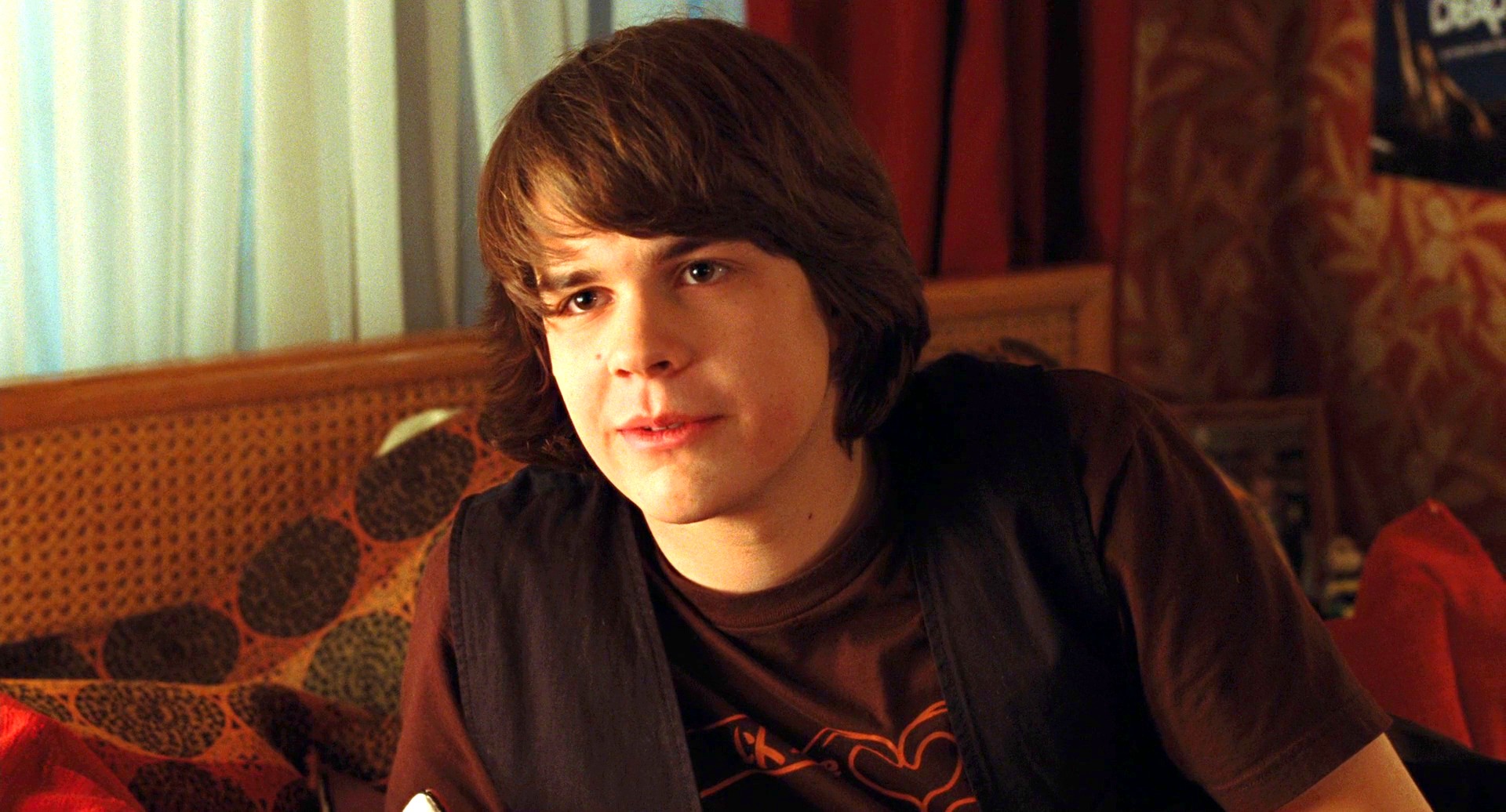 johnny-simmons-hd-wallpaper