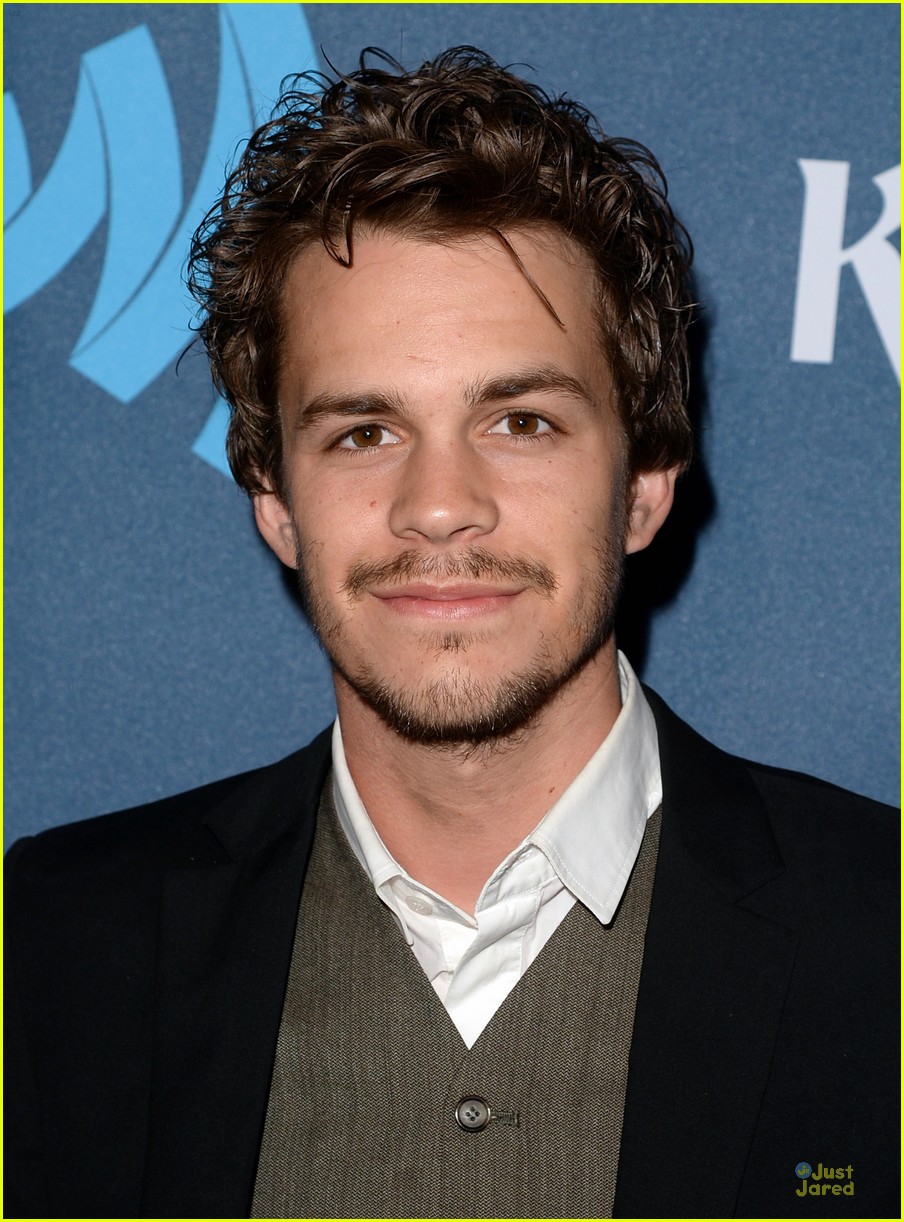 johnny-simmons-images