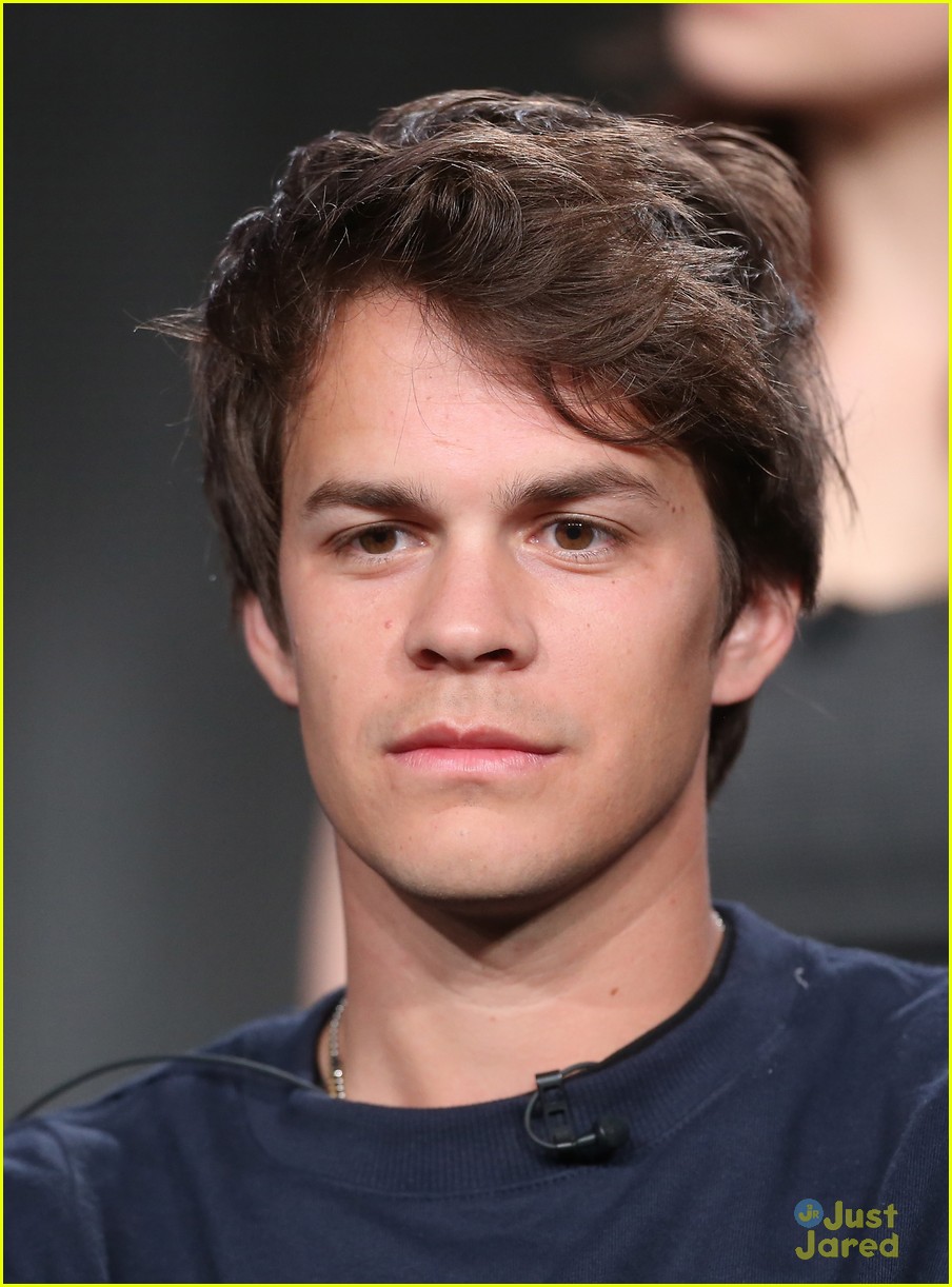 johnny-simmons-pictures