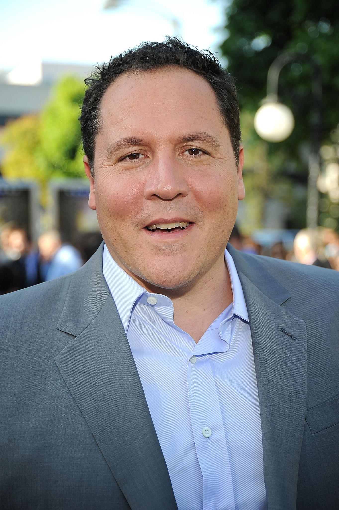 jon-favreau-2016