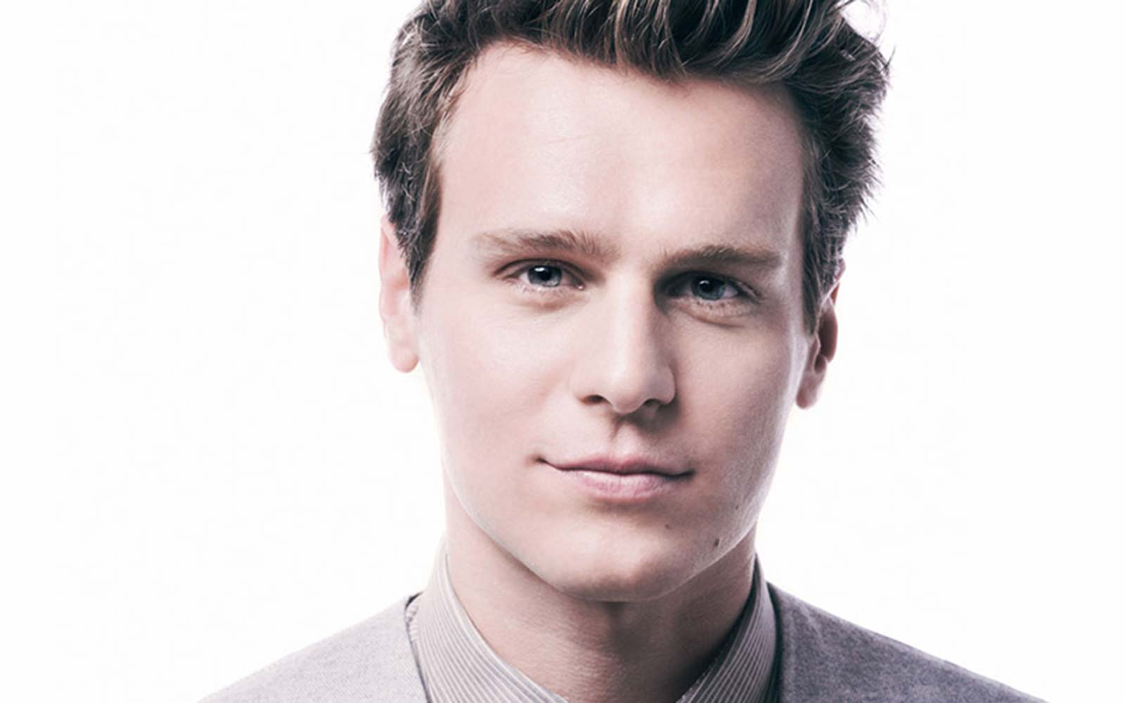 jonathan-groff-pictures