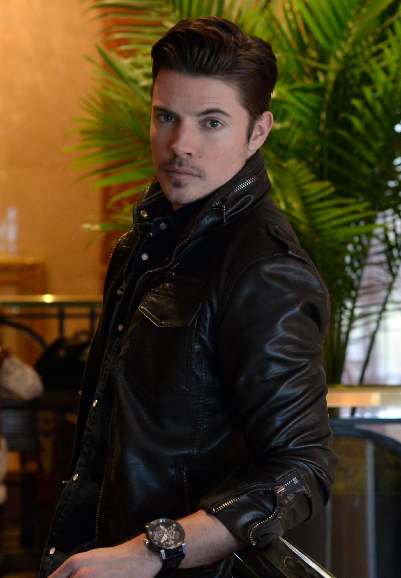 josh-henderson-family