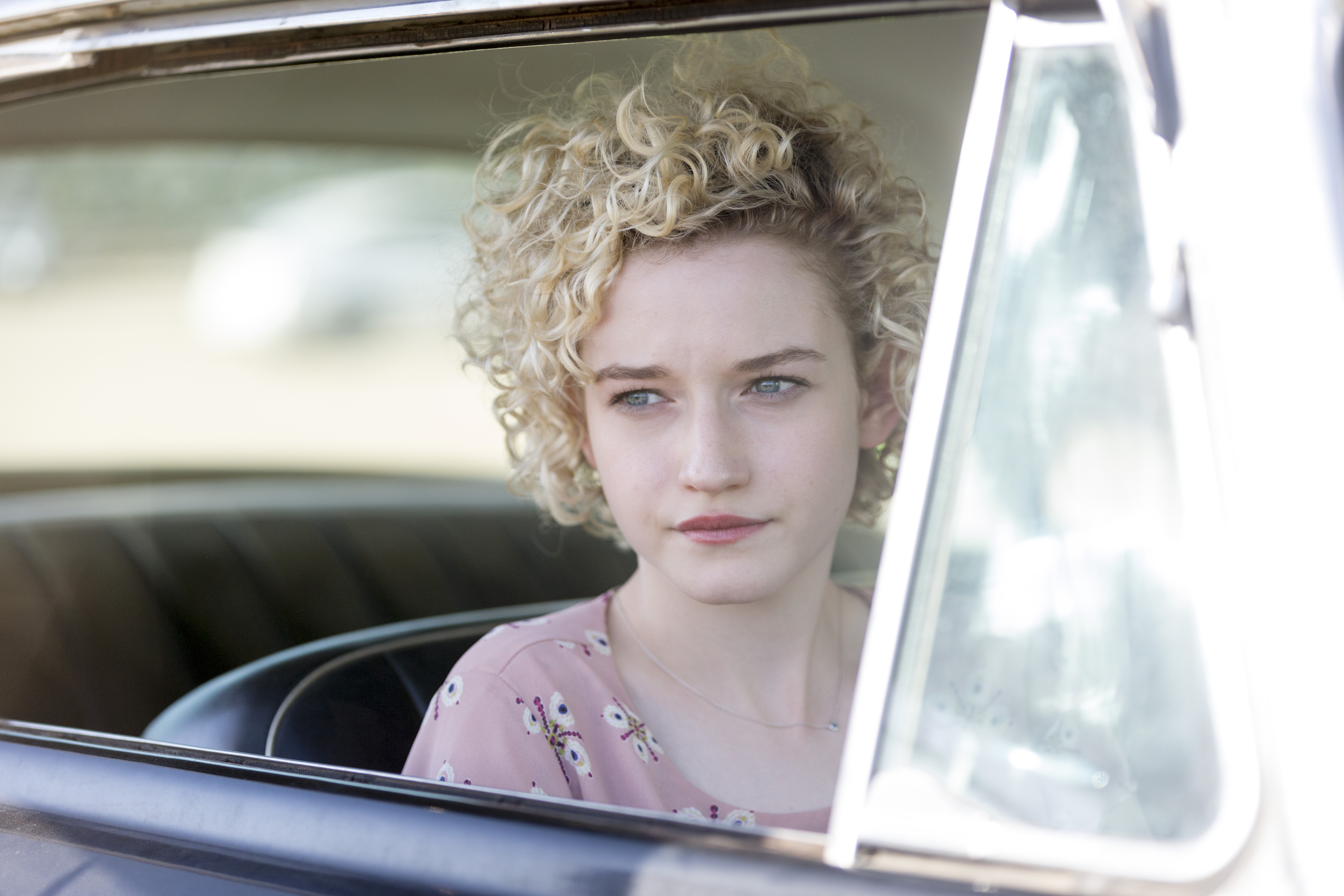 julia-garner-young