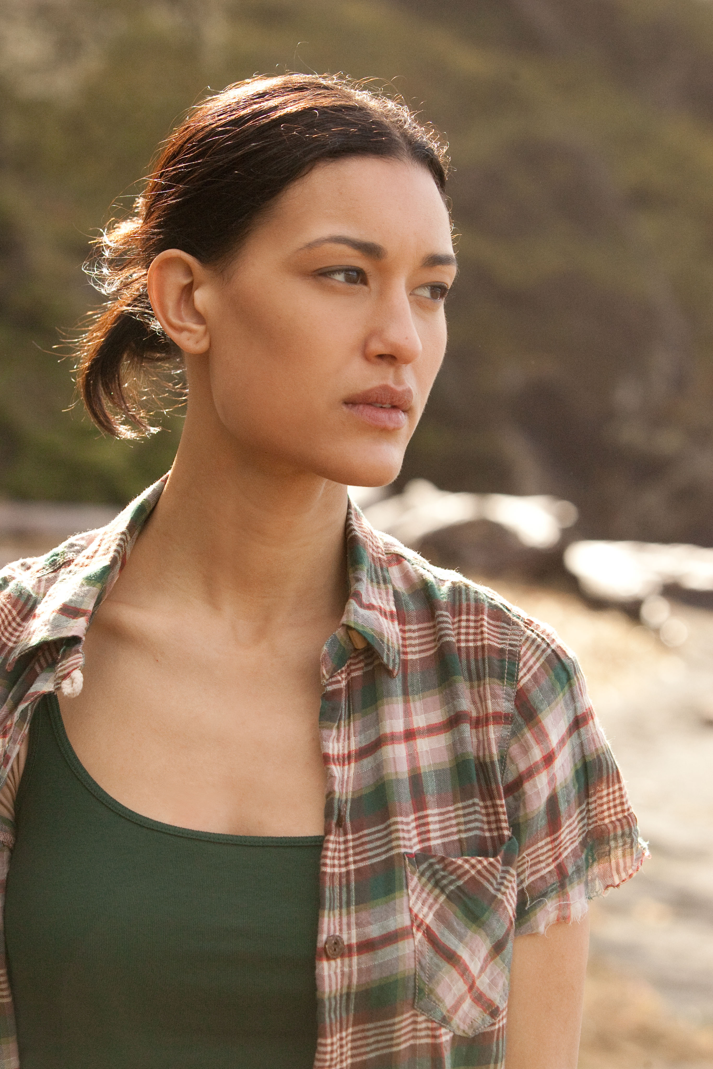 best-pictures-of-julia-jones
