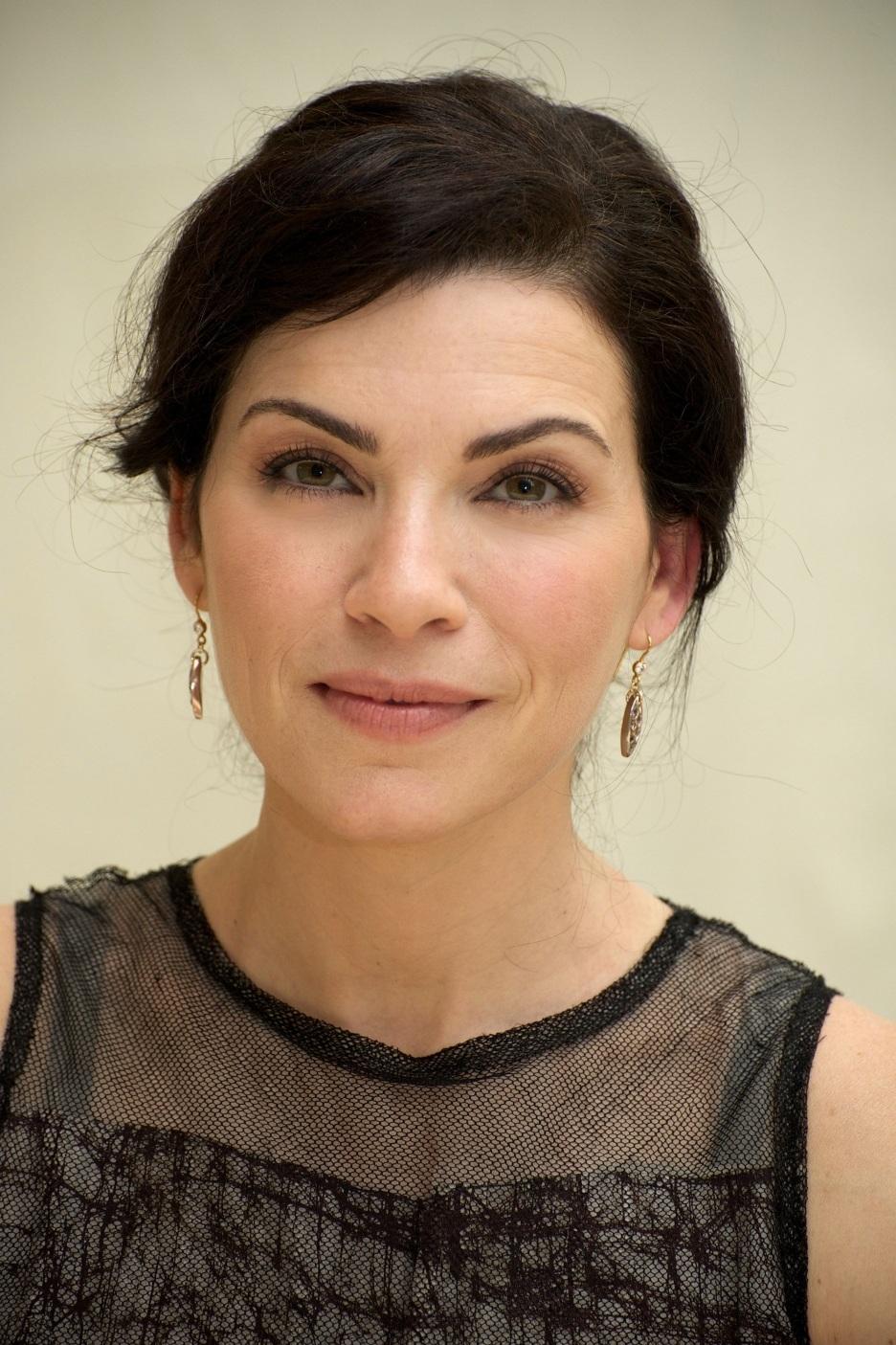 julianna-margulies-2015