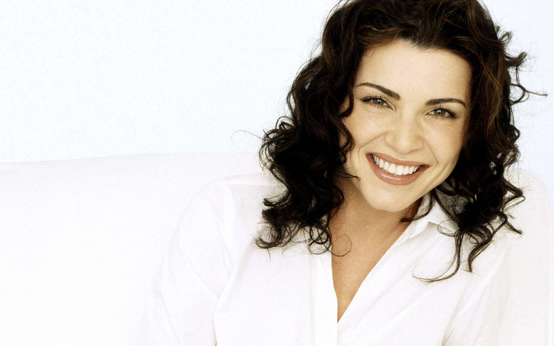 julianna-margulies-hd-wallpaper