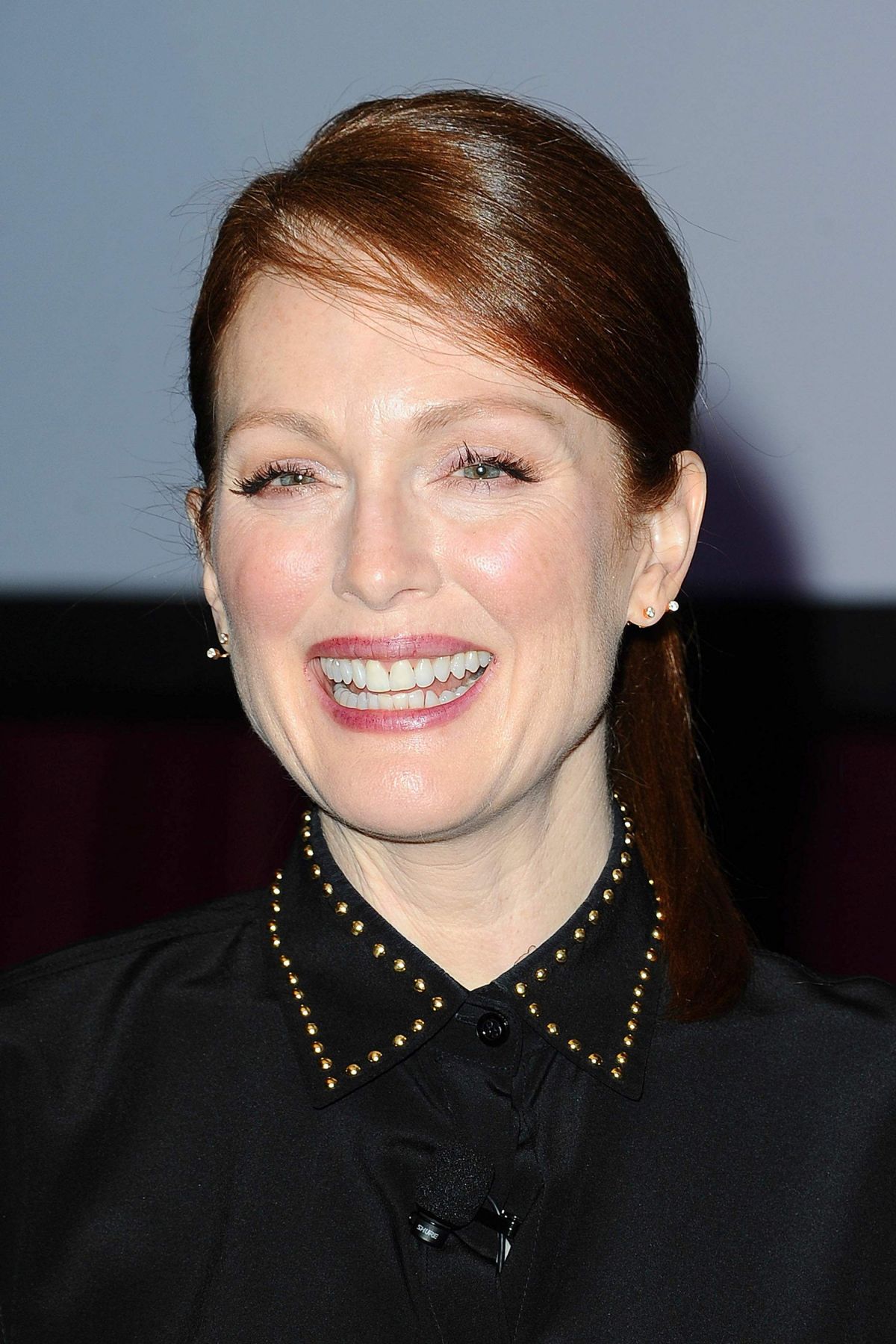 julianne-moore-net-worth