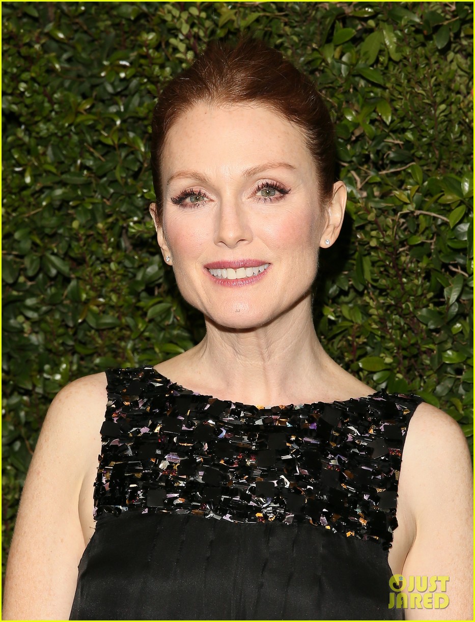 julianne-moore-young