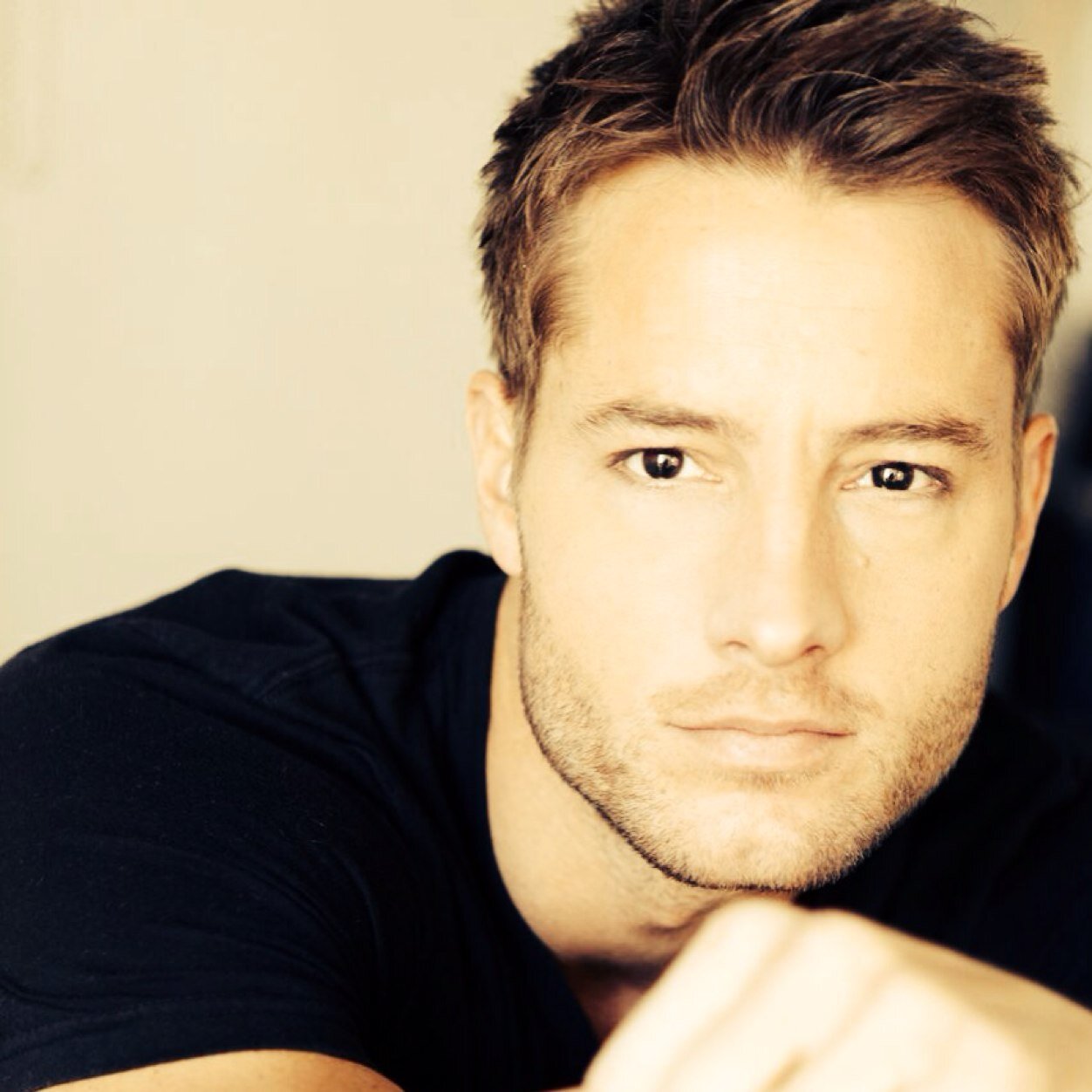best-pictures-of-justin-hartley