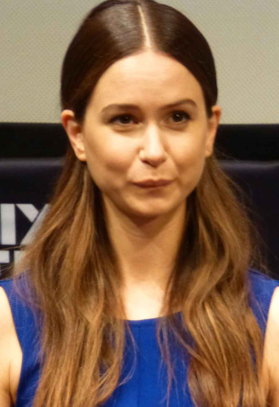 katherine-waterston-2015