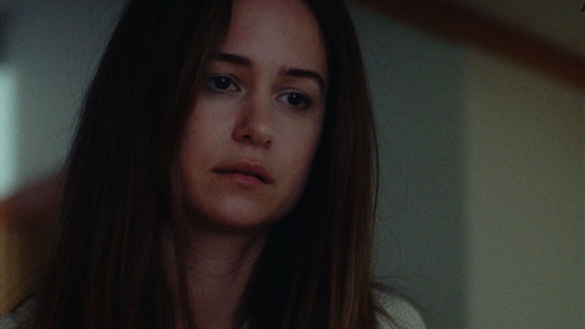 katherine-waterston-summertime