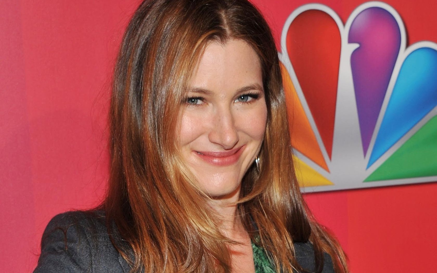 kathryn-hahn-summertime