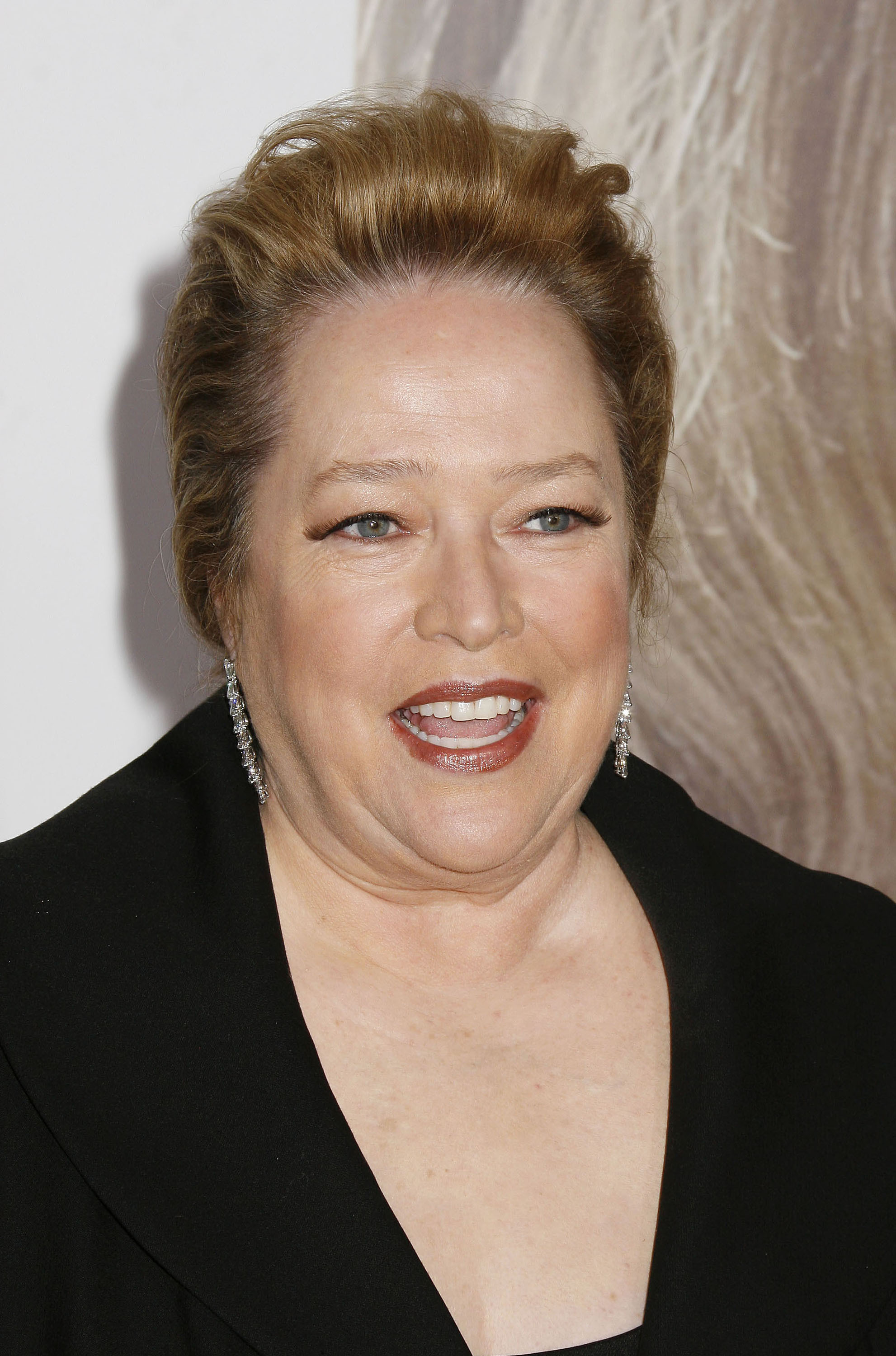 kathy-bates-net-worth