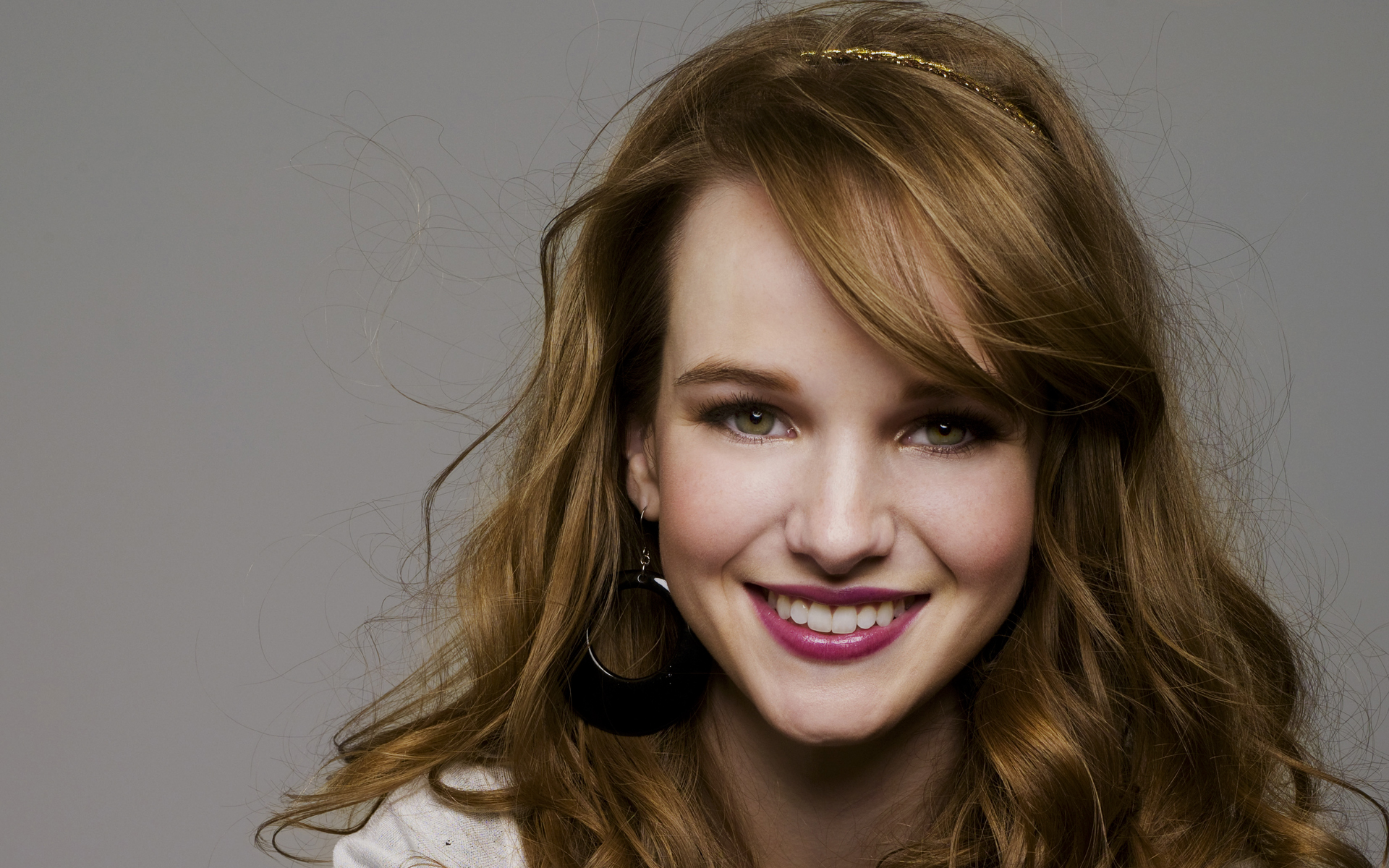 kay-panabaker-hd-wallpaper