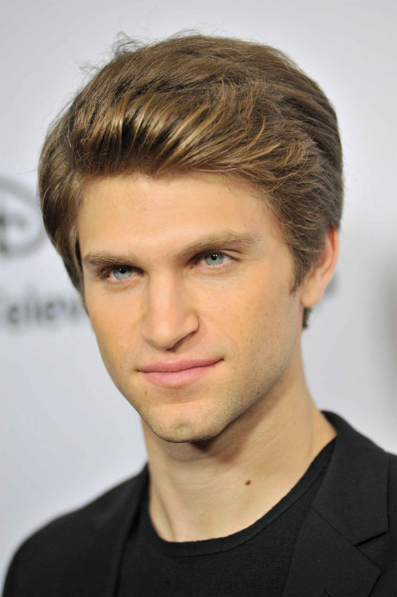 best-pictures-of-keegan-allen