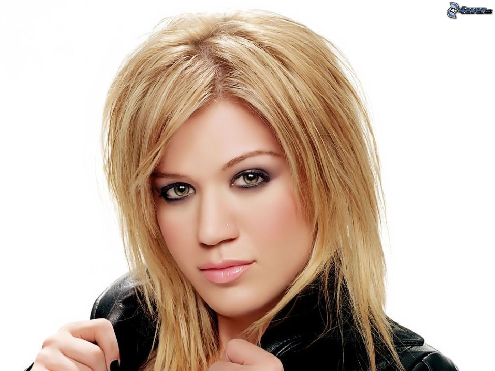 kelly-clarkson-young