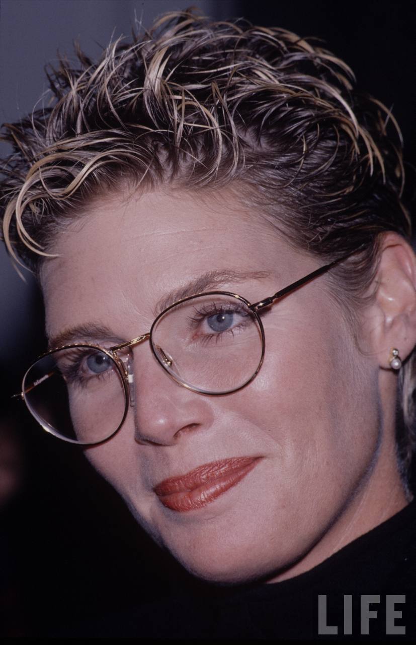 kelly-mcgillis-photos