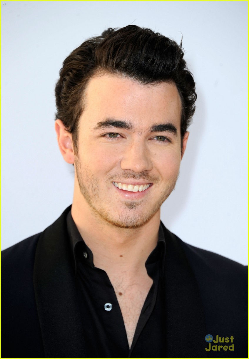 best-pictures-of-kevin-jonas