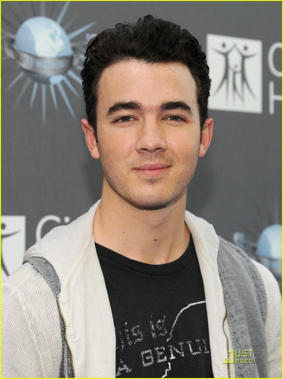 kevin-jonas-2016