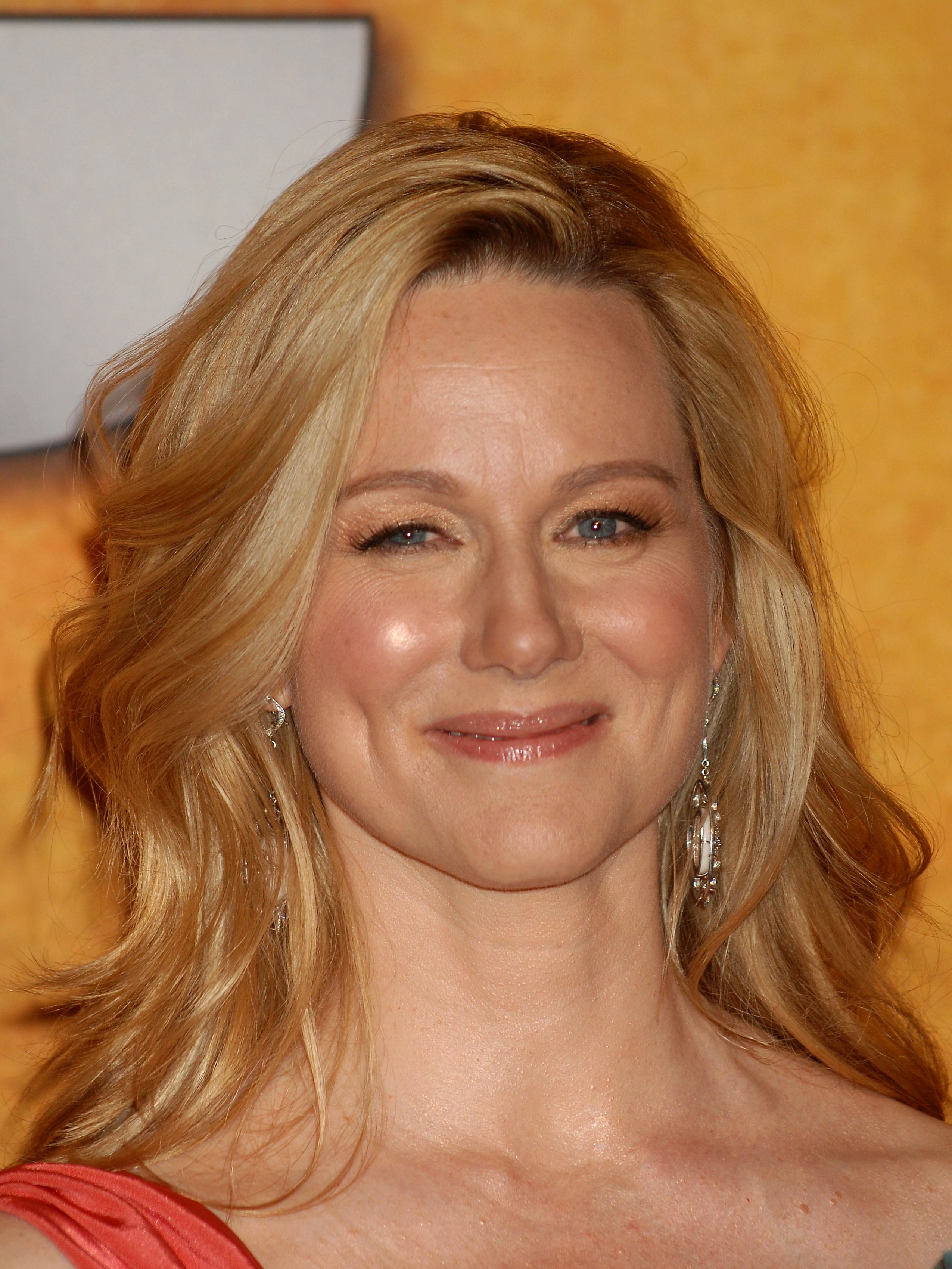 laura-linney-young