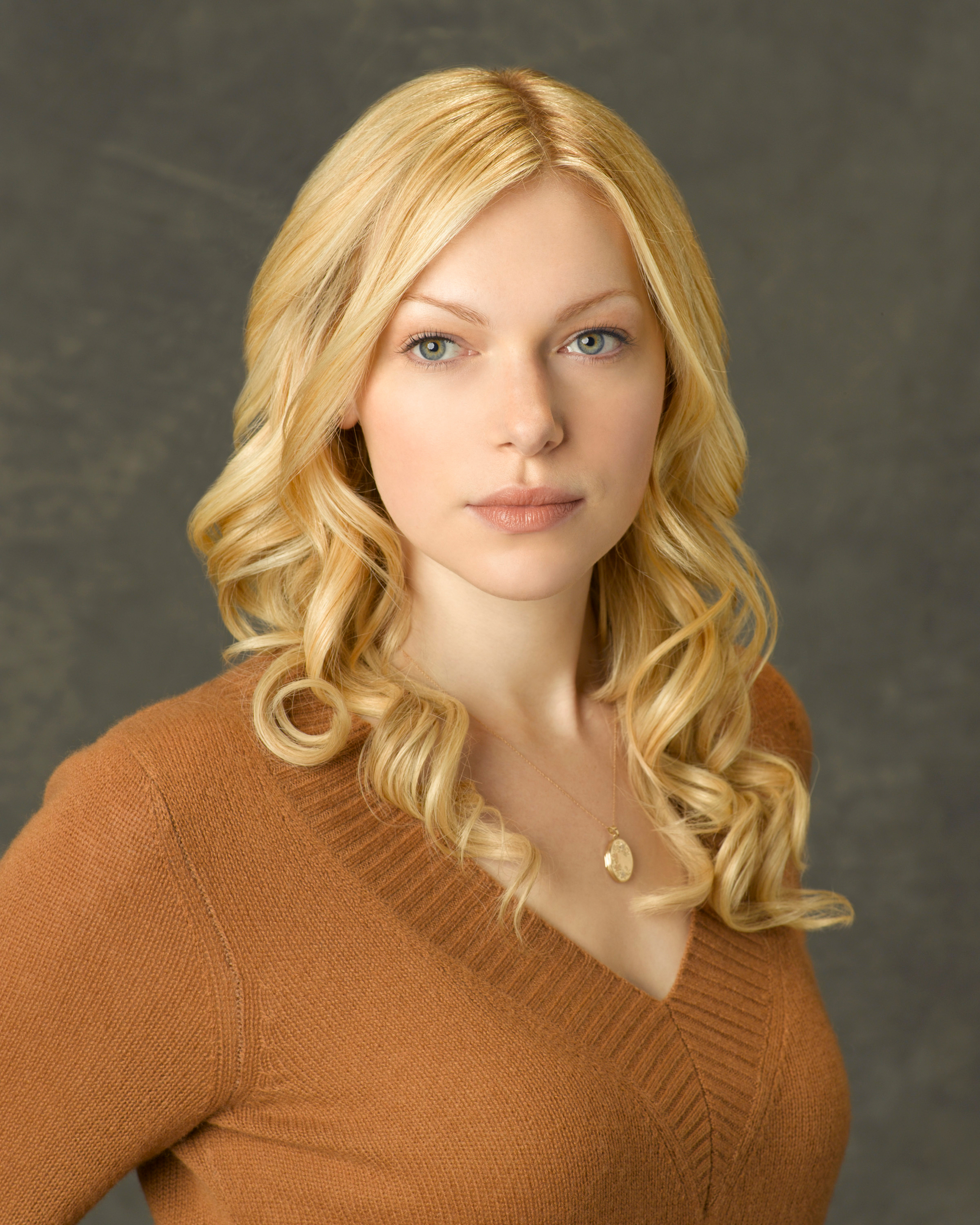 laura-prepon-young