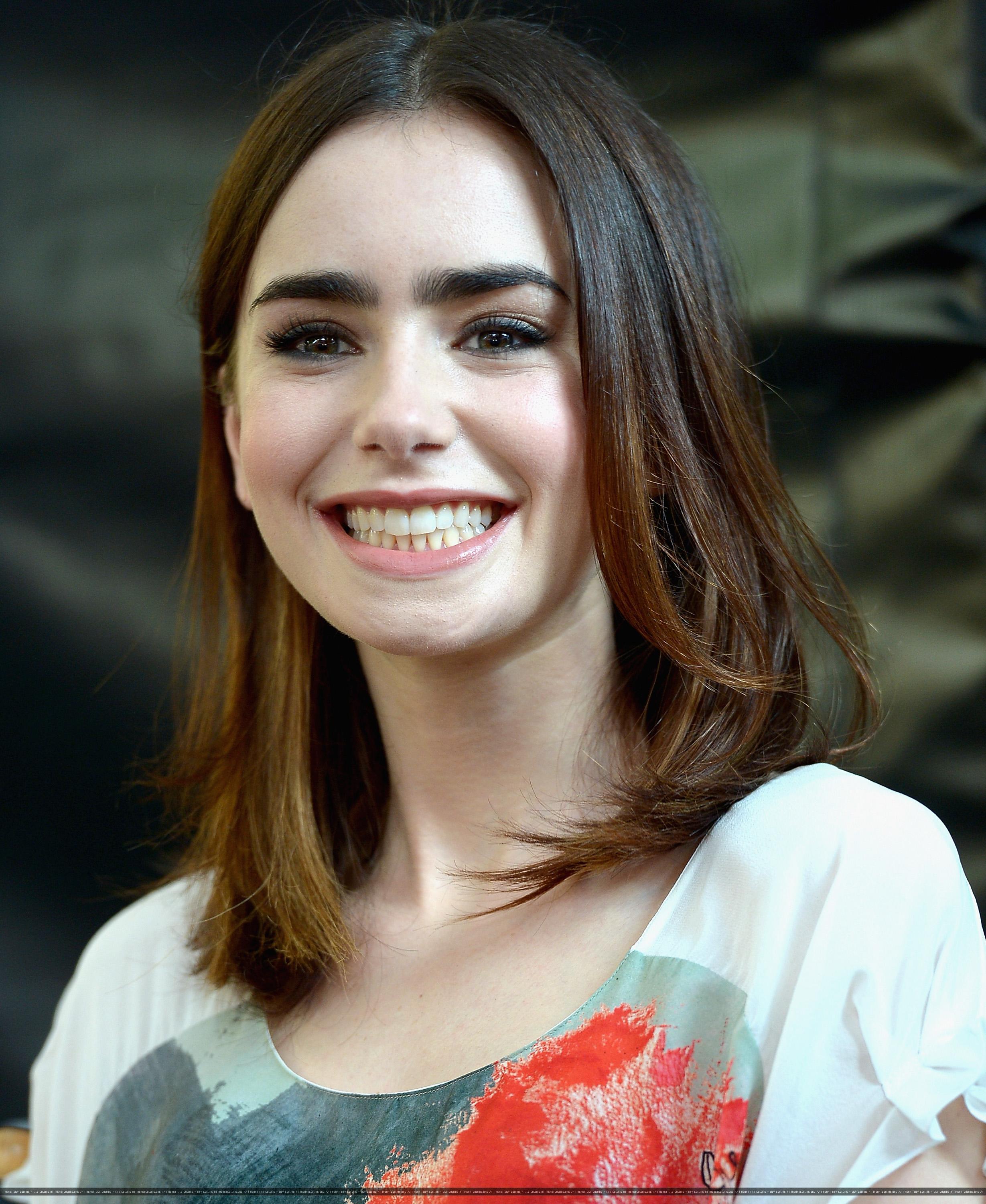 lily-collins-hd-wallpaper