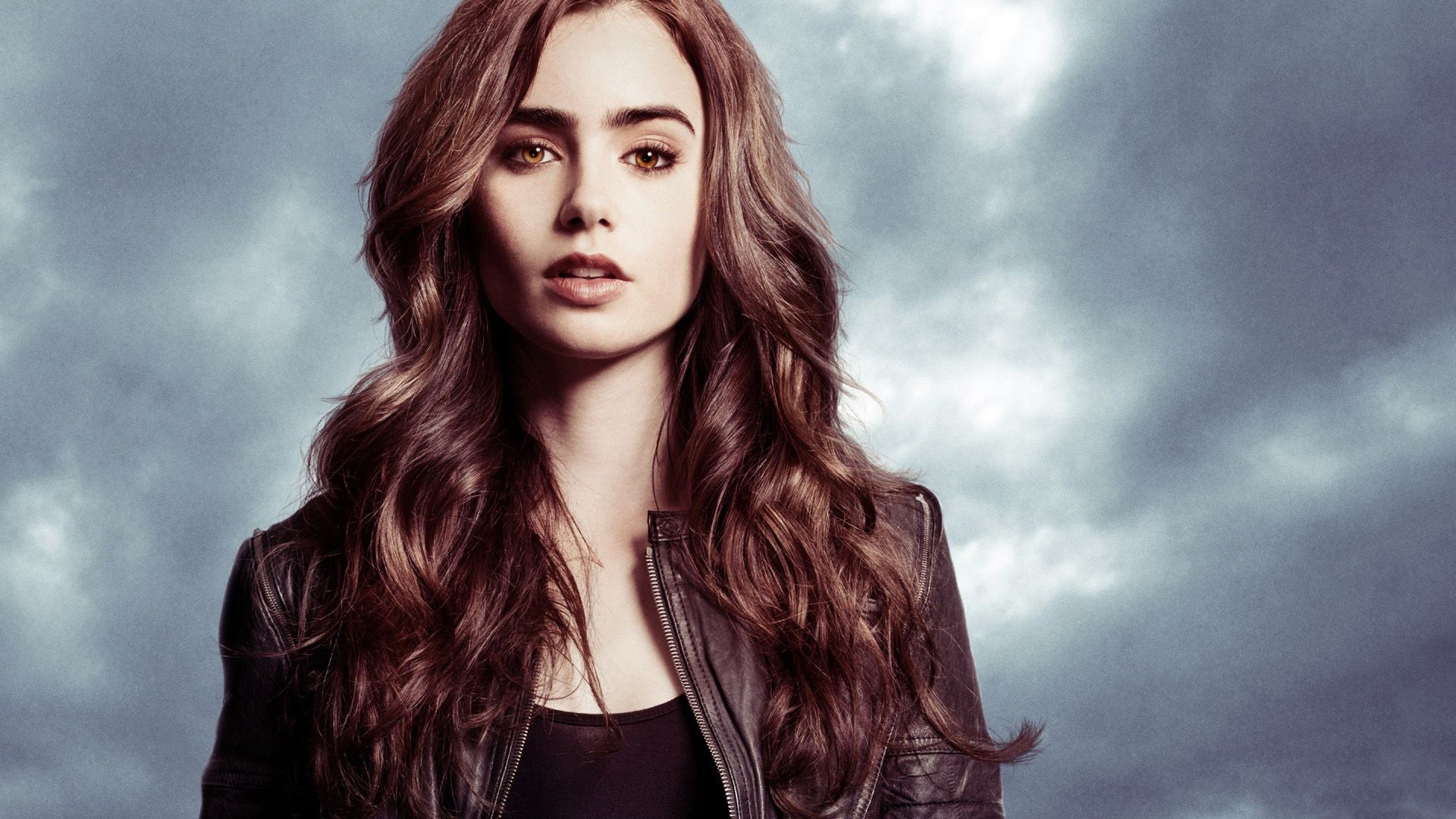 lily-collins-wallpaper