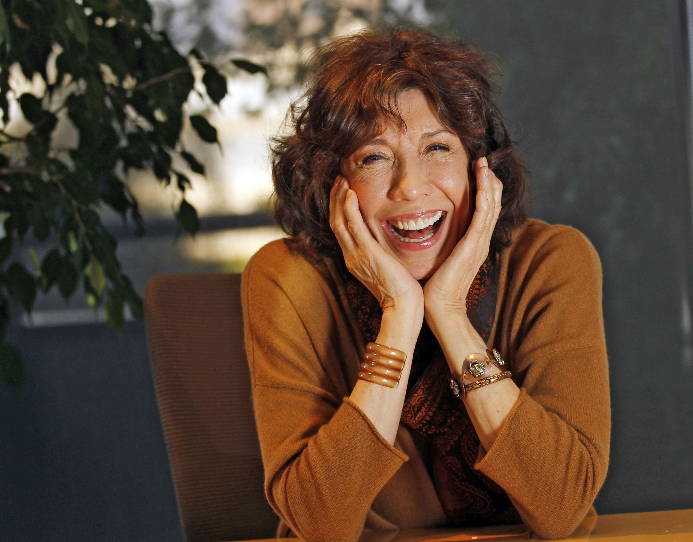 lily-tomlin-hd-wallpaper