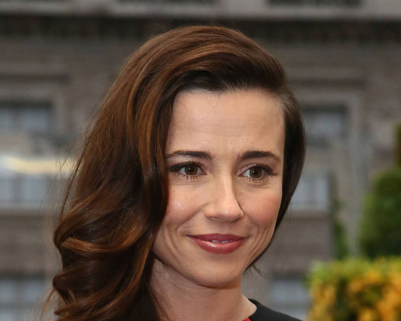 More Pictures Of Linda Cardellini. linda cardellini party. 