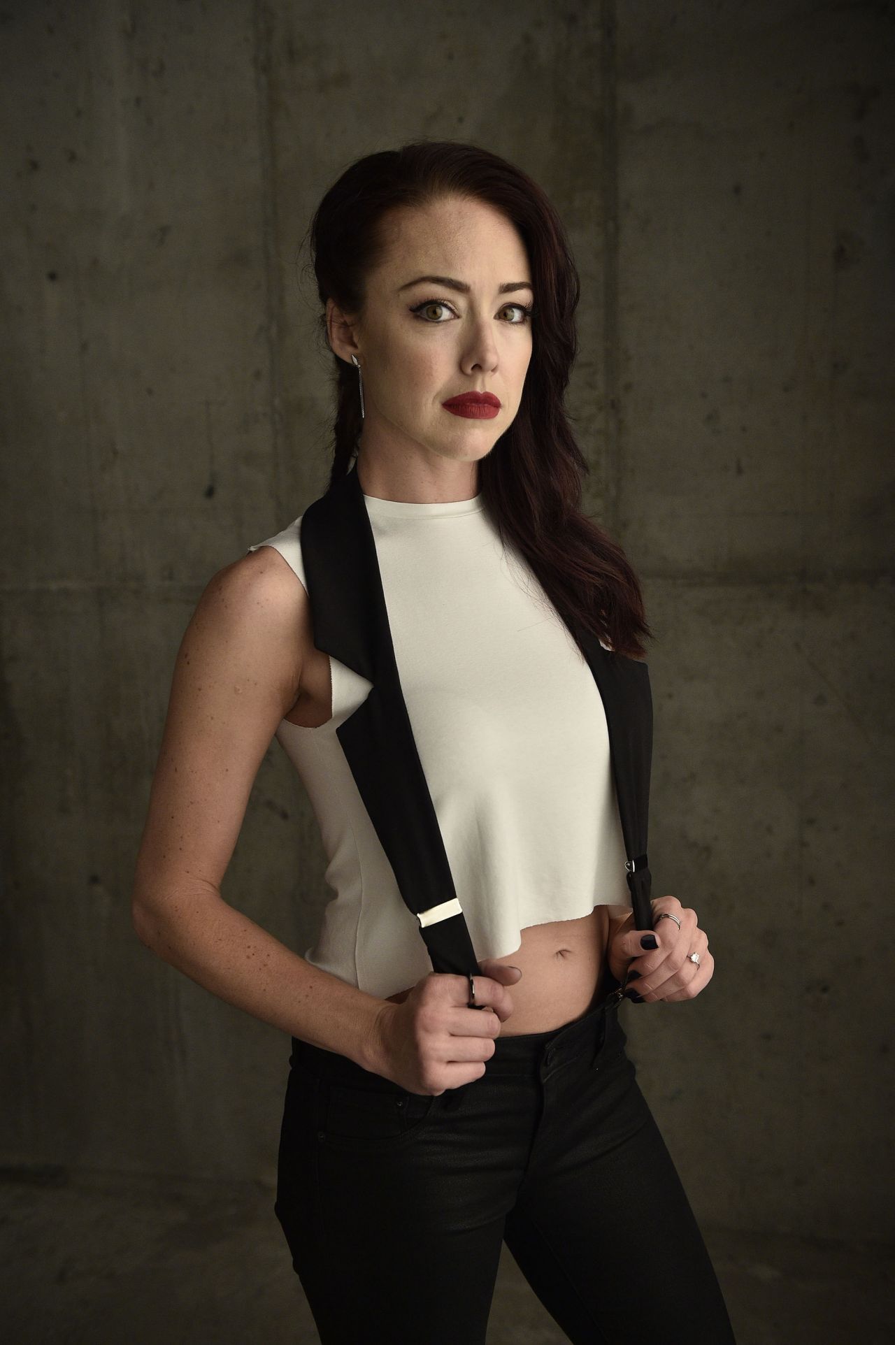 lindsey-mckeon-wallpaper