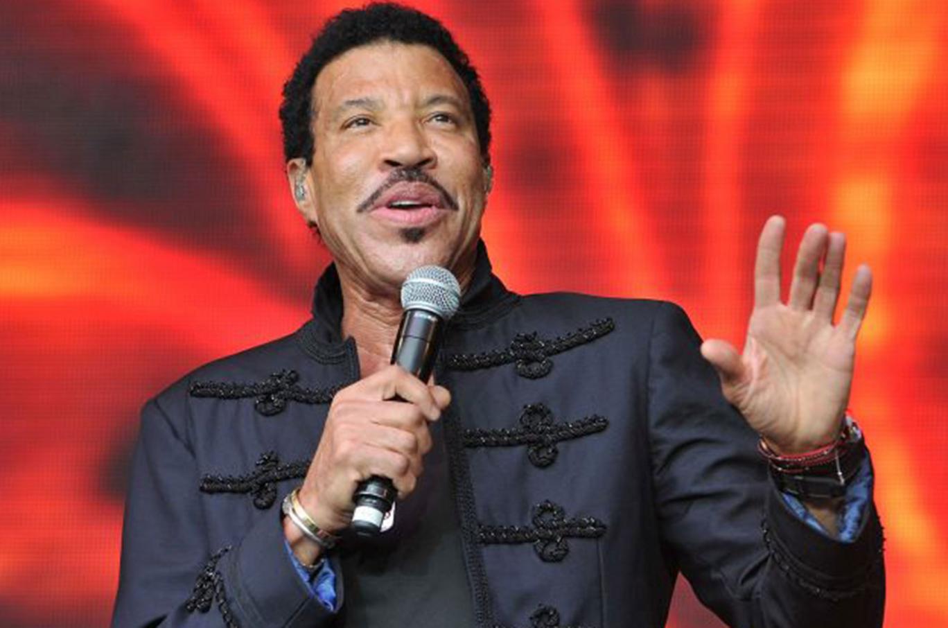 lionel-mark-smith-net-worth